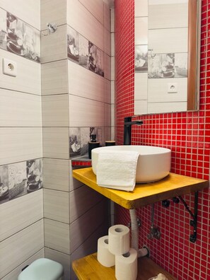 Hair dryer, towels