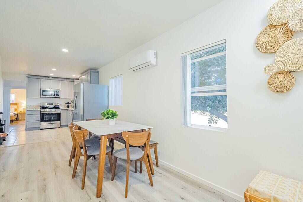 House, 2 Queen Beds, Patio, Garden View (1201 Glendora) | Dining