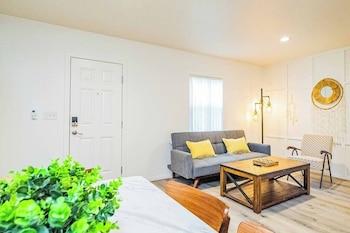 Elegant Country Retreat With Serene Patio Haven