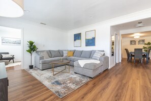 Ferienhaus, Mehrere Betten, Terrasse, Gartenblick (7931 A, Rosemead) | Wohnbereich