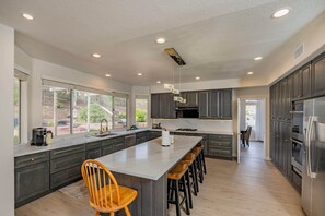 House, Multiple Beds, Patio, Garden View (24123 Diamond Bar) | Private kitchen | Coffee/tea maker - Newly Remodeled Suburban House (Diamond Bar)