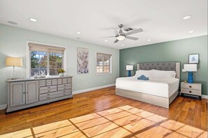 4 habitaciones, decoración personalizada y muebles diferentes 