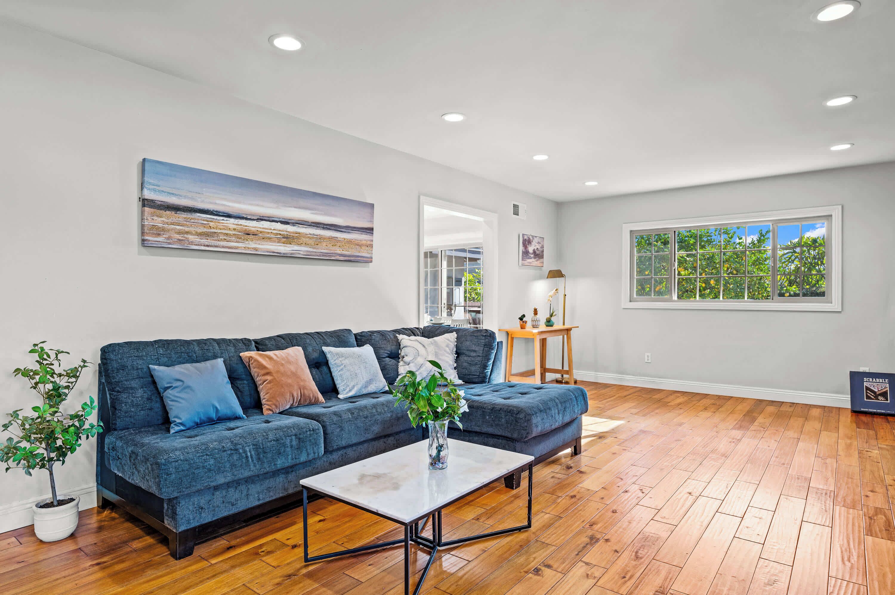 House, Multiple Beds, Patio, Pool View (135 Glendora) | Living area