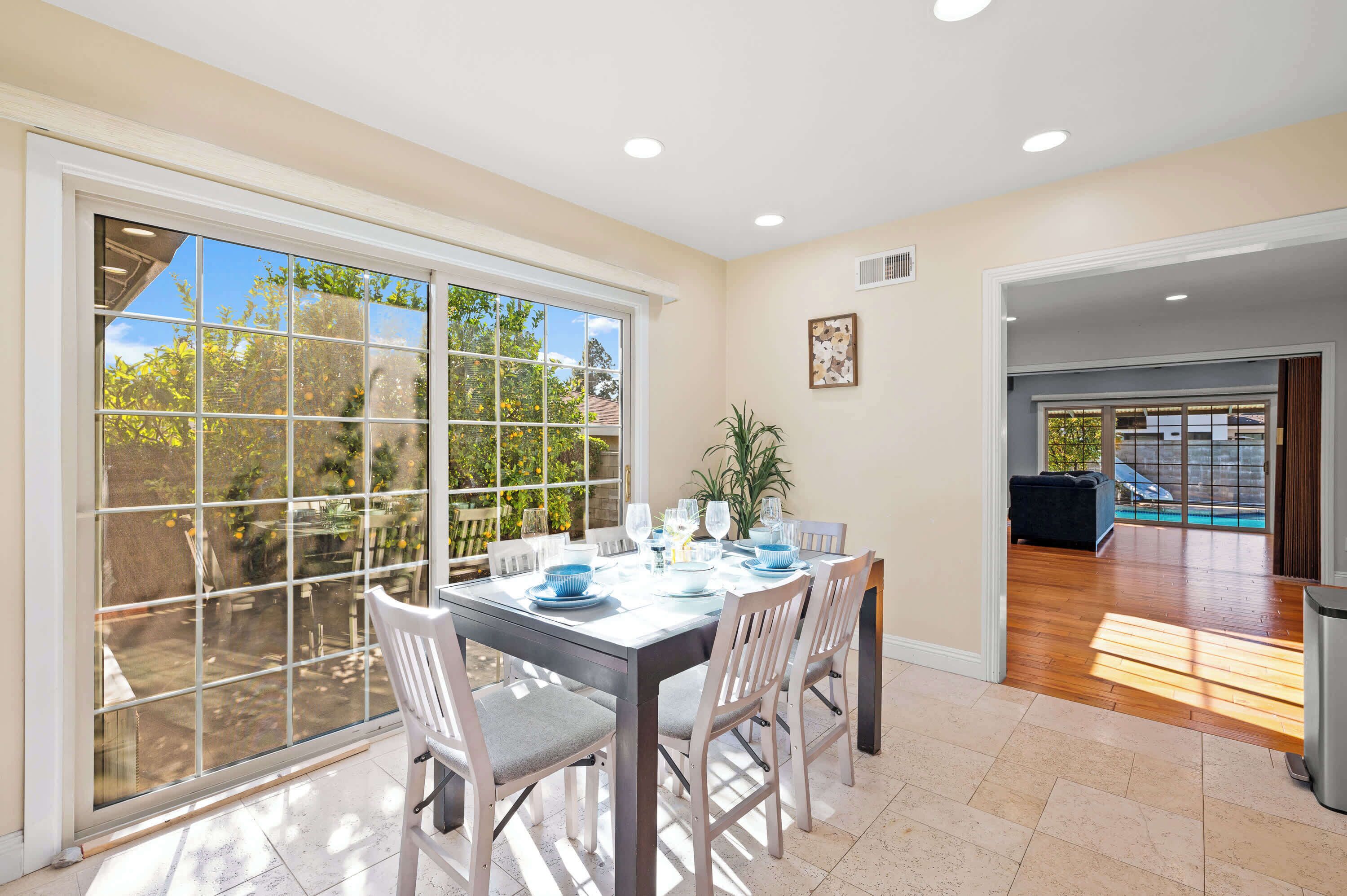 Maison, plusieurs lits, patio, vue piscine (135 Glendora) | Restauration