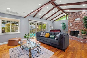 House, Multiple Beds, Patio, Pool View (135 Glendora) | Living area