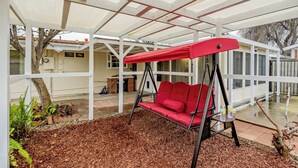 Unclassified image, 2 of 44, button - Modern Luxury in San Gabriel Valley Retreat (Glendora)