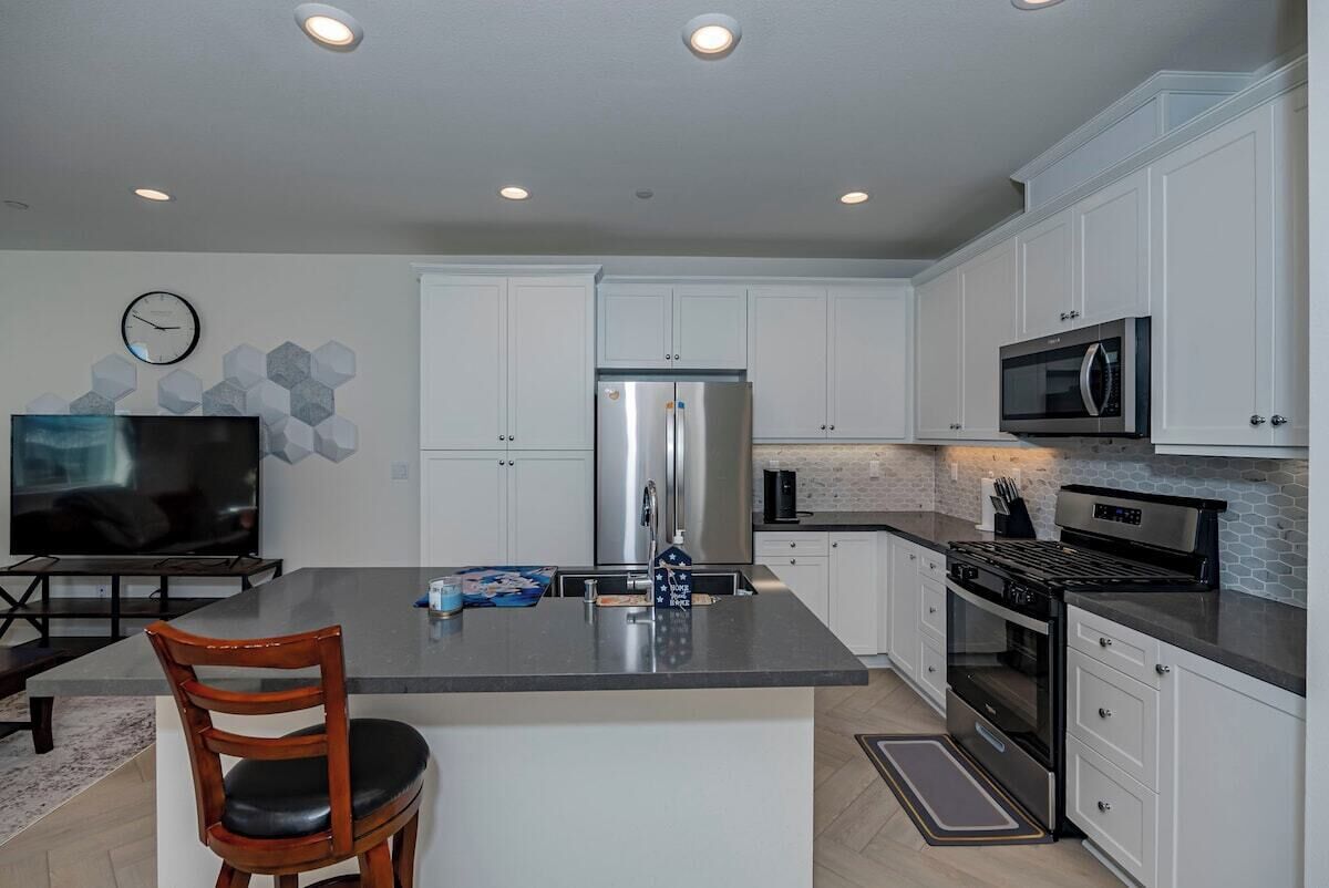 Nhà liên kế, nhiều giường, sân hiên, quang cảnh vườn (4096 (#23) Ontario) | Bếp riêng | Dụng cụ pha cà phê/trà 