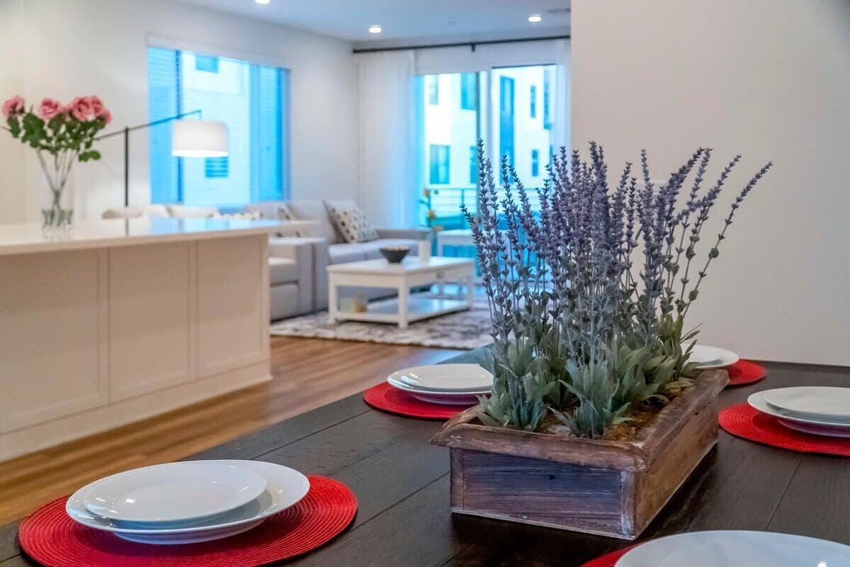 Stadtwohnung, 1 King-Bett, Balkon, Gartenblick (148 B, Irvine) | Innenbereich