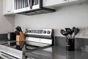 Apartment, Multiple Beds, Patio, Garden View (Lake #4-2 Altadena) | Private kitchen | Coffee/tea maker - Modern Family Getaway w/ Spacious Living Areas #4 (Altadena)