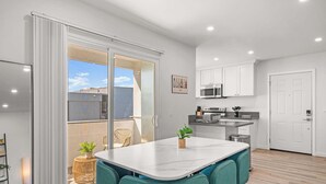 Unclassified image, 3 of 53, button - Modern Family Getaway w/ Spacious Living Areas #4 (Altadena)