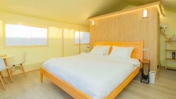 Cabin, Multiple Beds, Patio, Garden View (GLAMP 1201 Glendora) | 2 bedrooms, individually decorated, individually furnished, bed sheets