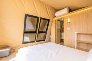 Huisje, 1 queensize bed, terras, uitzicht op tuin (GLAMP 503 Glendora) | 1 slaapkamer, individueel gedecoreerd, individueel gemeubileerd