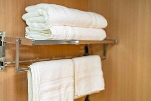 Cabin, 1 Queen Bed, Patio, Garden View (GLAMP 503 Glendora) | Bathroom amenities | Designer toiletries, towels, toilet paper