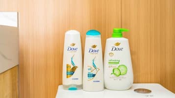 Designer-Toilettenartikel, Handtücher, Toilettenpapier