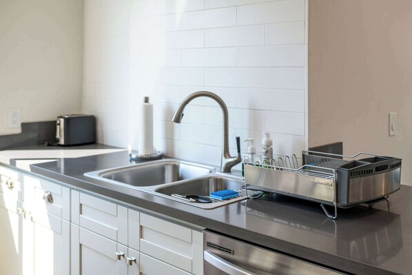 Private kitchen - Luxury Escape w/ Private Balcony & Free Parking #3 (Altadena)