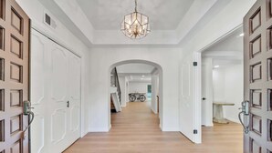 Unclassified image, 2 of 41, button - Modern 2-story Home in Thousand Oaks, Near LA Hotspots (Thousand Oaks)