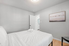 獨棟房�屋, 多張床, 庭院, 花園景觀 (333 Monrovia) | 3 間臥室、獨特裝潢、布置獨特、床單