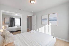 Maison, plusieurs lits, patio, vue jardin (333 Monrovia)