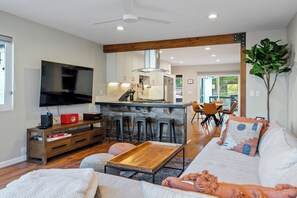 Smart TV, fireplace, foosball, table tennis - Templeton Creekside Cottage | Charming Retreat | Creek Views & Central Location (Templeton)