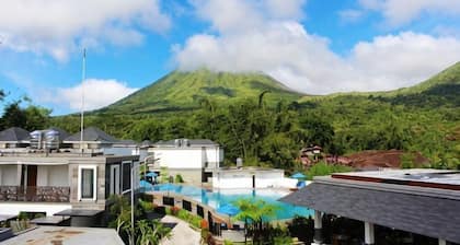 Grand Master Villa Tomohon