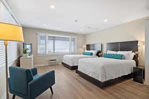 Tabla de planchar con plancha, wifi y ropa de cama 