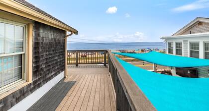 Direct Ocean Views! 2 Double Beds + Kitchenette (108)