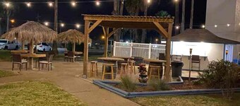 Cozy condo in beautiful Corpus Christi with AC, WiFi