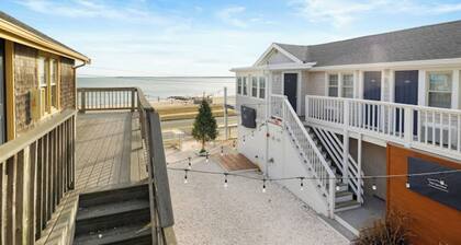 Ocean View 1 Queen Bed Room with Vibrant Vibe