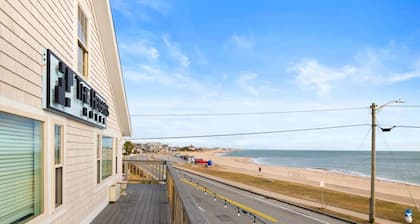 Queen Suite w/ Deck & Stunning 3rd Floor Ocean Views