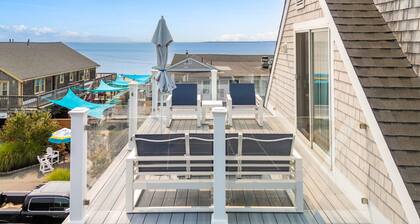 Queen Studio w/ Private Ocean-View Deck (309)