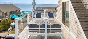 Queen Studio w/ Private Ocean-View Deck (309)