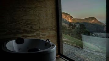 Cabaña (Vin) | Tina de hidromasaje privada