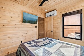 2 bedrooms, free WiFi, bed sheets - TreeLodge, Downtown Pigeon Forge (Pigeon Forge)