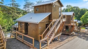 Exterior - TreeLodge, Downtown Pigeon Forge (Pigeon Forge)