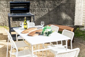 Outdoor dining - Shizukinosato Tsuki Terrace 531 (Awaji)