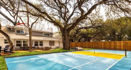 8 BR Sleeps 22 Pickleball Heated Pool .5 Acre Golf