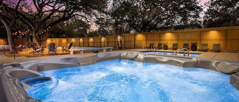 Bain à remous extérieur