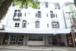 Exterior - Istanaku Hotel Manado (Wenang)