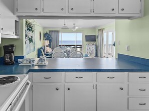 Private kitchen - Amazing 3-Bed Condo with HUGE porch on the beach (Panama City Beach)