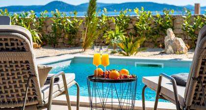Luxusvilla Wild Rose mit Pool