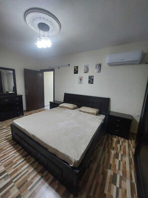 2 bedrooms, WiFi, bed sheets