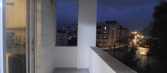 Full apartment in strategic area with all services: shops, markets, bus stop.