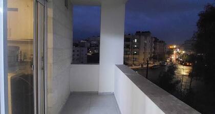 Full apartment in strategic area with all services: shops, markets, bus stop.