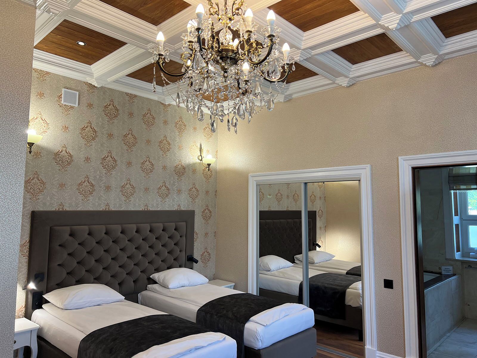 Standard-Doppelzimmer, Seeblick | Schreibtisch, laptopgeeigneter Arbeitsplatz, kostenloses WLAN