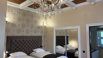 Standard-Doppelzimmer, Seeblick | Schreibtisch, laptopgeeigneter Arbeitsplatz, kostenloses WLAN