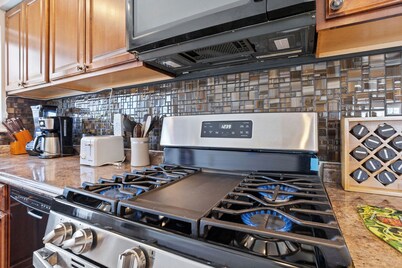 Peaceful 4BR/3BA 2Units Cape Cod Designer House