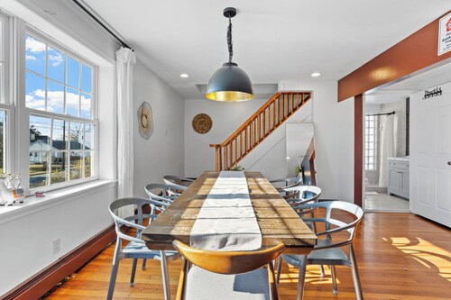 Peaceful 4BR/3BA 2Units Cape Cod Designer House