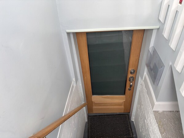 Interior - 5 minutes away from a nearest subway station (Pape) in Toronto (Toronto)