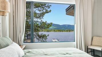 5 bedrooms, desk, free WiFi, bed sheets
