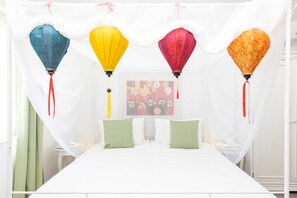6 室のベッドルーム、WiFi (無料)、ベッドシーツ
